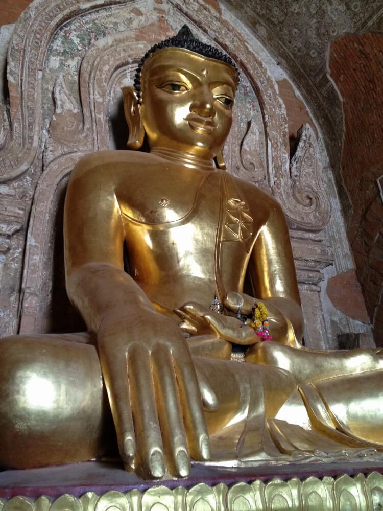 ティーローミィンロー寺院の仏像 【バガン遺跡】【ミャンマー（バガン）】
