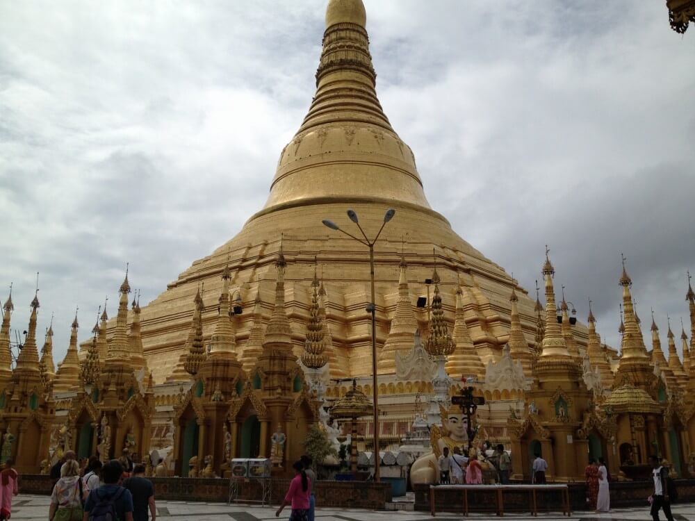 ミャンマー最大の聖地「シュエダゴォン・パヤー」 【ヤンゴン】