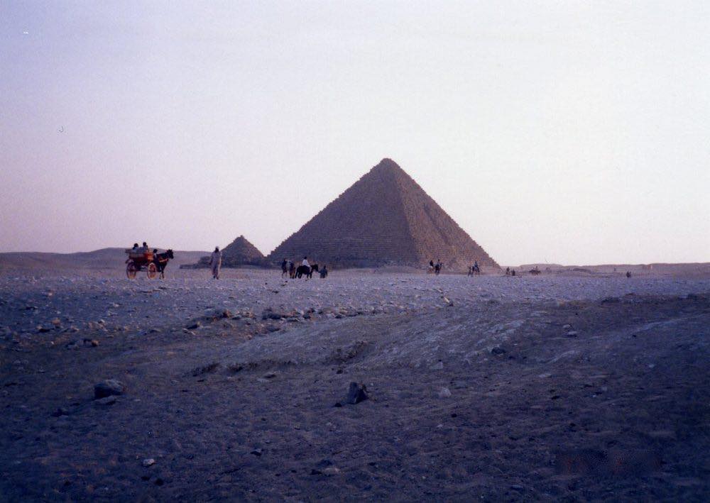 エジプト　ギザ　ピラミッド