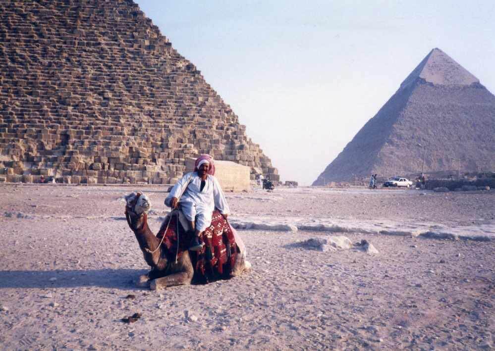 エジプト　ギザ　ピラミッド