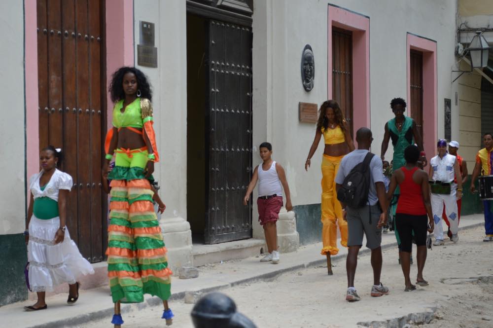 ストリートパフォーマー、ハバナ旧市街 【キューバ Cuba】