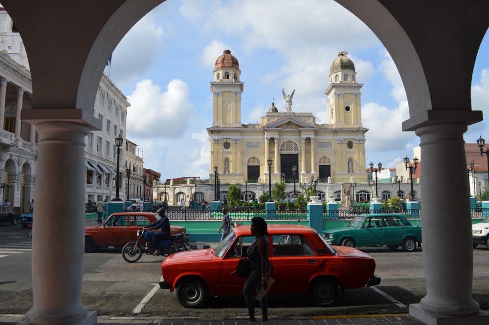 カテドラル、サンティアゴ・デ・クーバの風景 【キューバ Cuba】