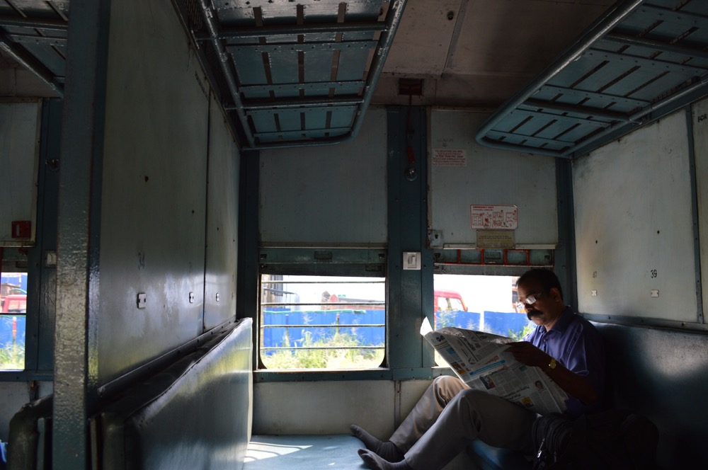 列車でアレッピーヘ(南インド・ケララ州6)