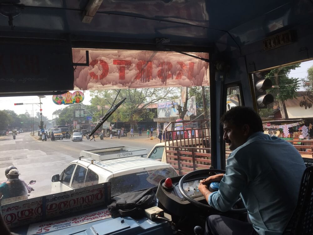バスでトリヴァンドラムへ(南インド・ケララ州7)
