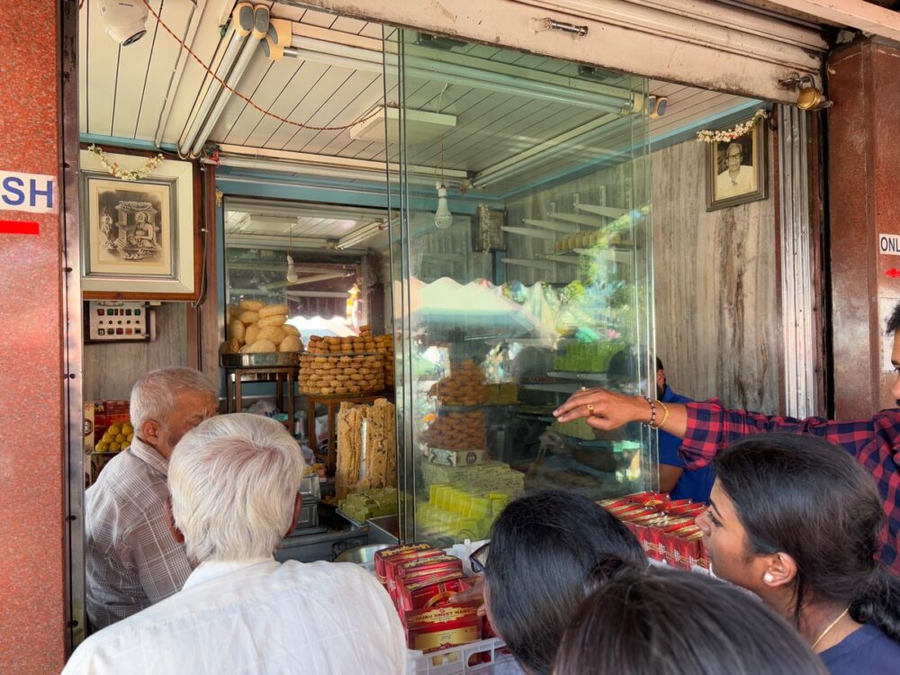 Guru Sweet Mart（マイソール）