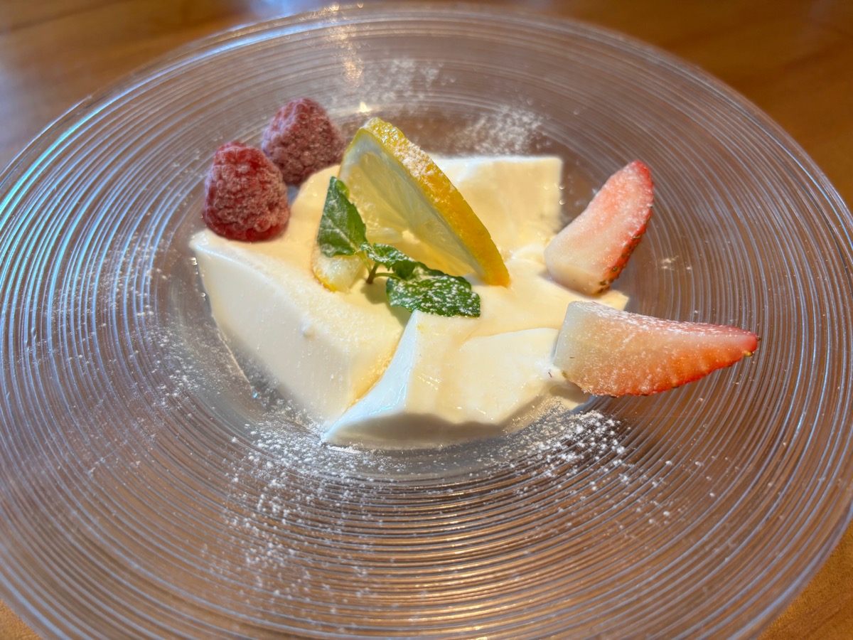 アンセンブル バイマイハンブルハウス(二重橋前)