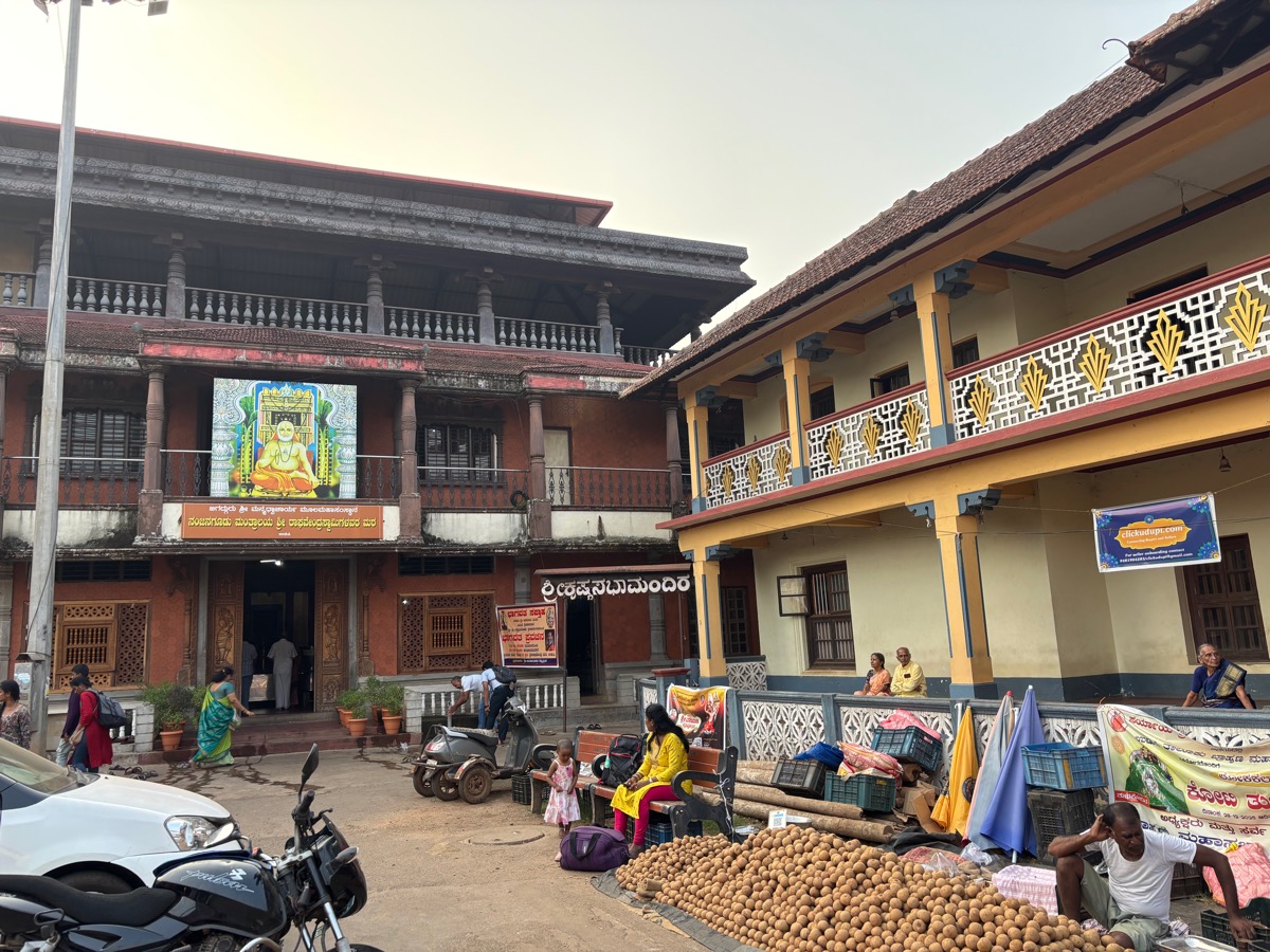 スリ・クリシュナ寺院（インド・カルナータカ州ウドゥピ）