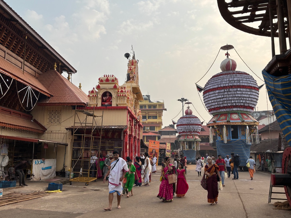 スリ・クリシュナ寺院(インド・カルナータカ州ウドゥピ)