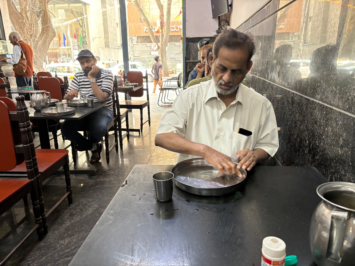 Mudde Madappa Mess（インド・カルナータカ州バンガロール）