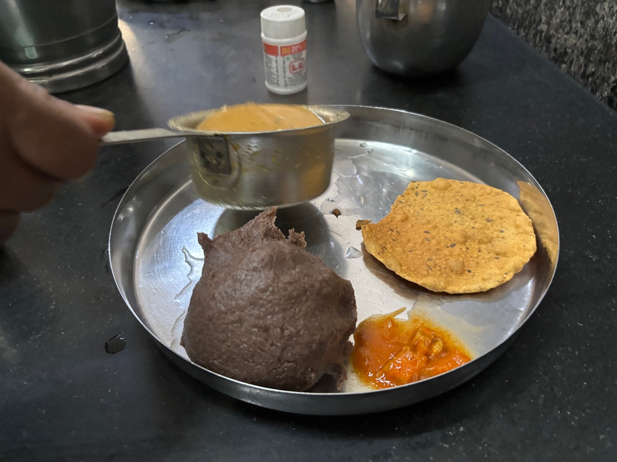 Mudde Madappa Mess（インド・カルナータカ州バンガロール）