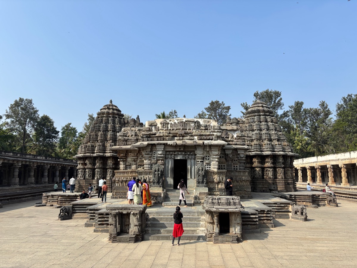 ソムナートプルのケーシャヴァ寺院（インド・カルナータカ州）