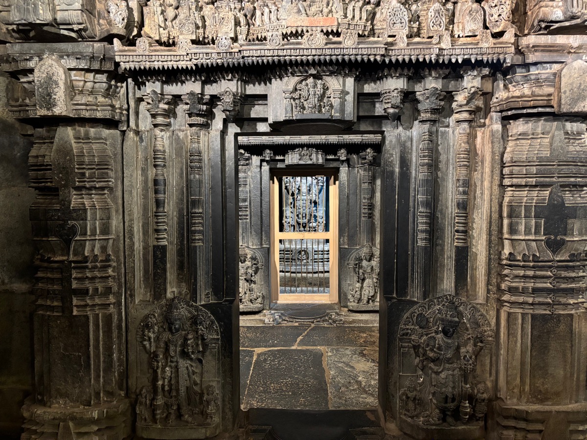 ソムナートプルのケーシャヴァ寺院（インド・カルナータカ州）