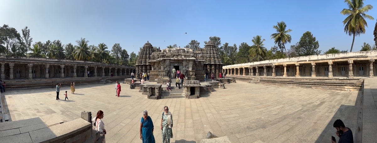 ソムナートプルのケーシャヴァ寺院（インド・カルナータカ州）