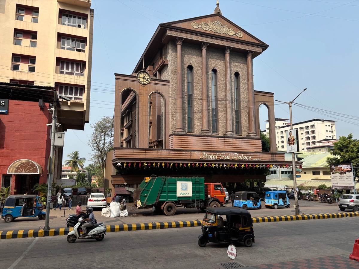 ホテル サイ パレス マンガロール (Hotel Sai Palace Mangalore)（インド・カルナータカ旅⑦）