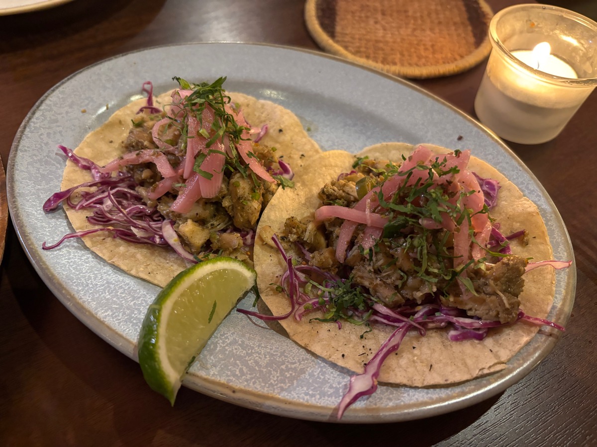 クマカンティーナ（東中野）