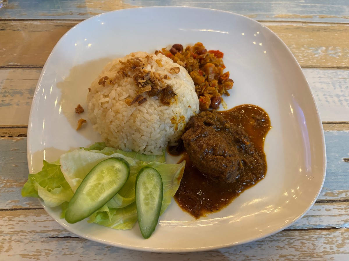 ワルンヌサデゥア(川崎)