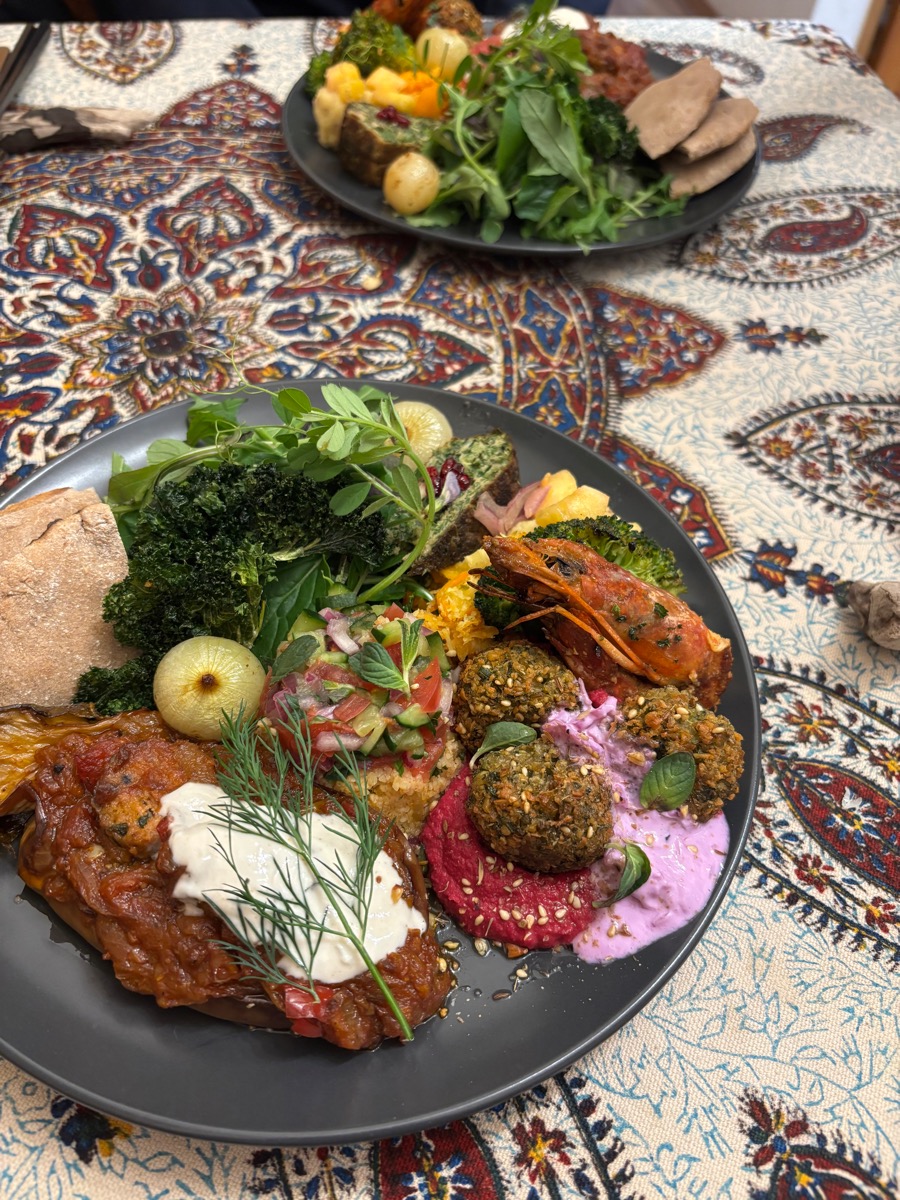 ラクダテーブル（鵜の木）