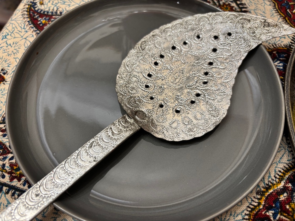 ラクダテーブル（鵜の木）