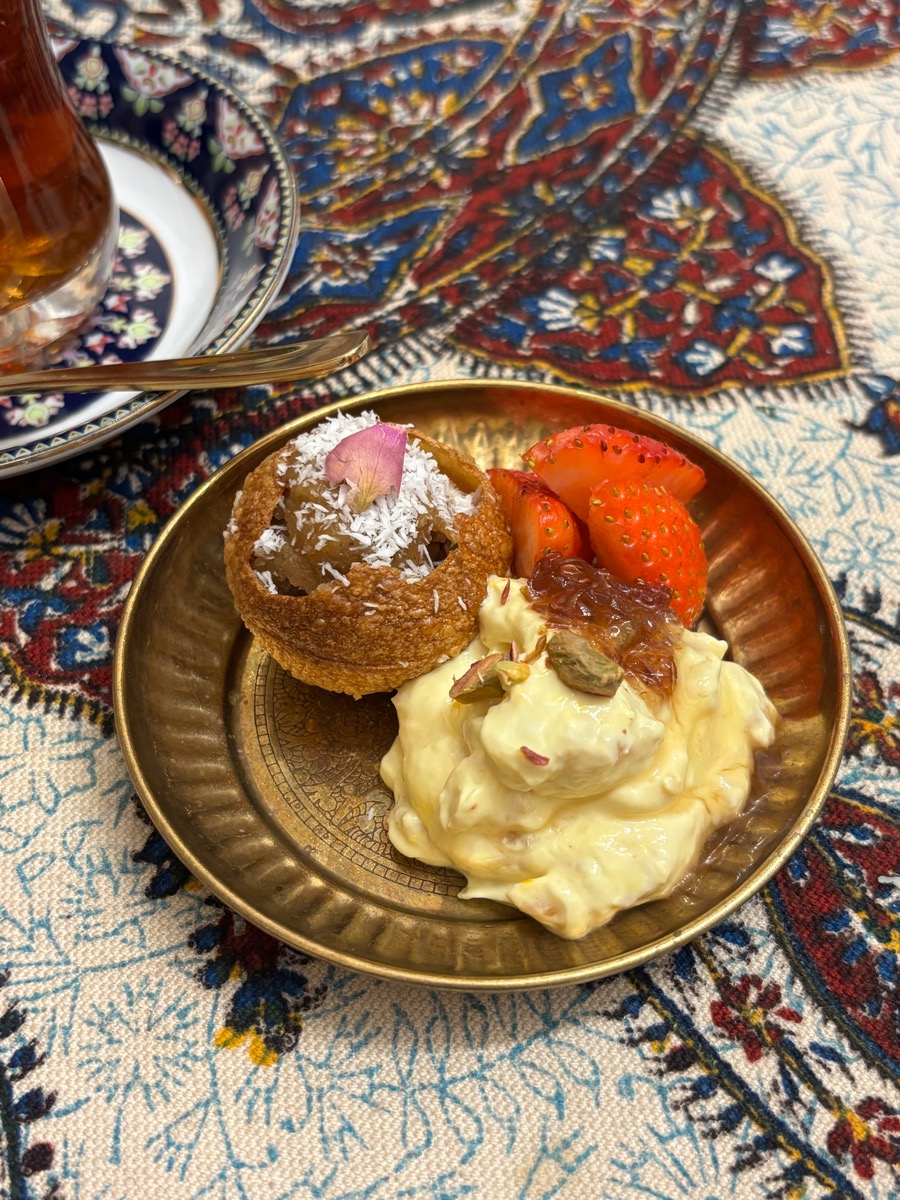 ラクダテーブル（鵜の木）