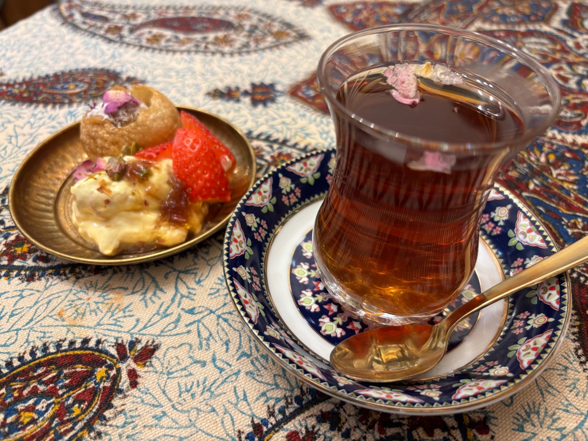 ラクダテーブル（鵜の木）