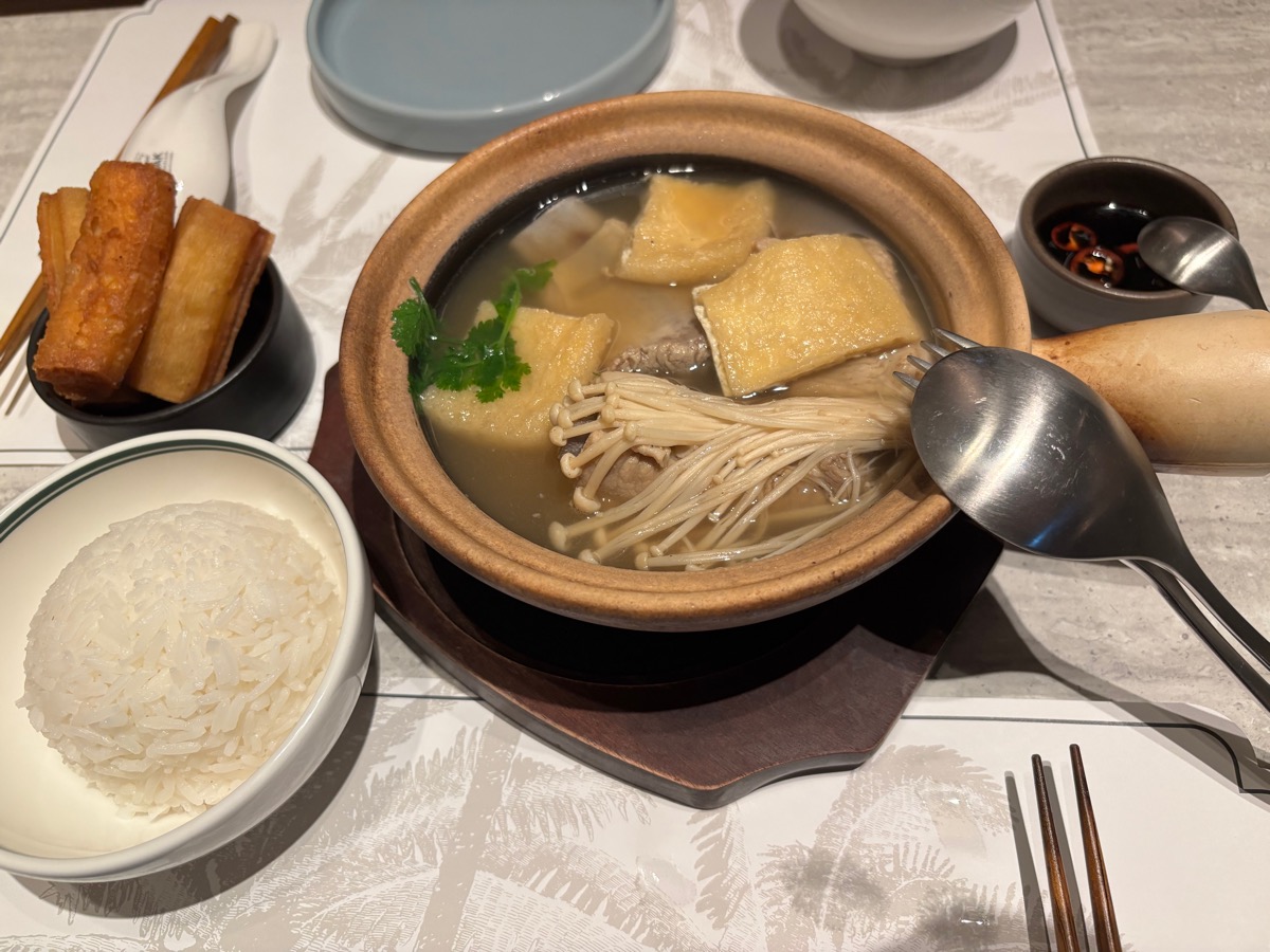 チャターボックス カフェ（二重橋前）