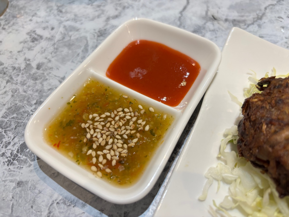 Point Rakhine Myanmar Food House (駒込)